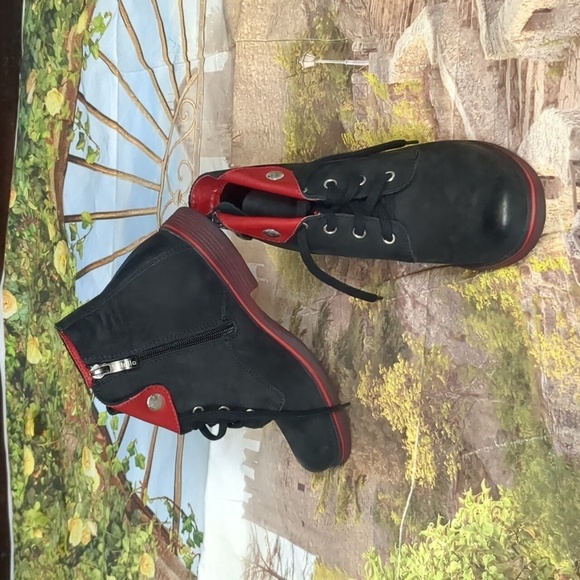 V Italia black red ankle booties size 37 - Picture 1 of 11